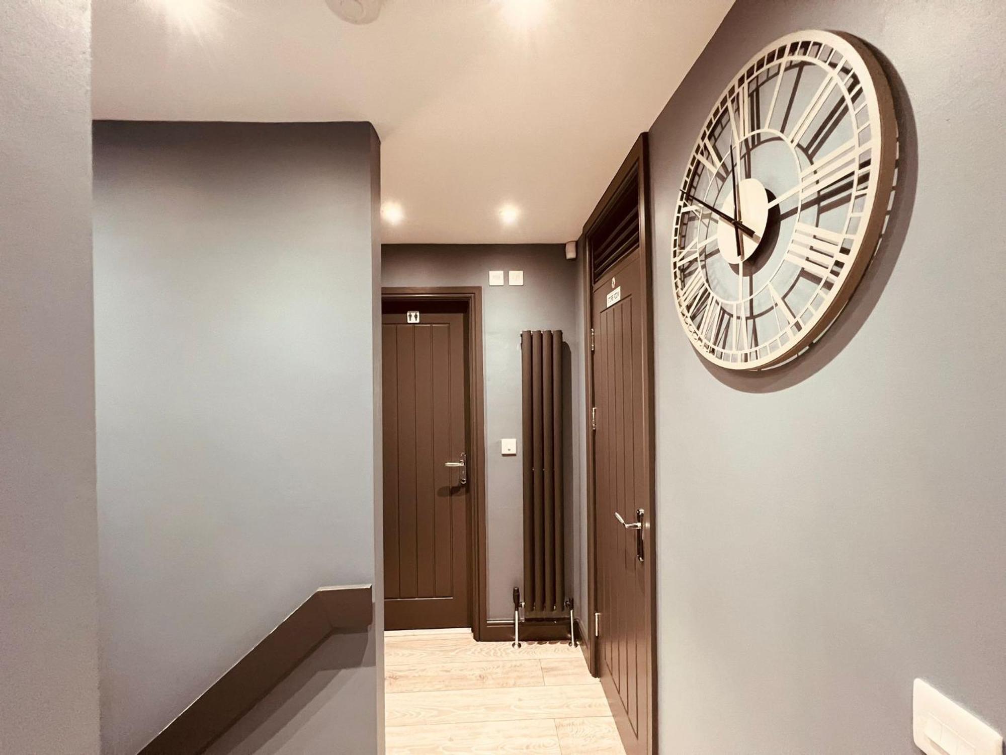 Modern Suites -5 Bedroom House- With Free Parking Birmingham City Exterior photo