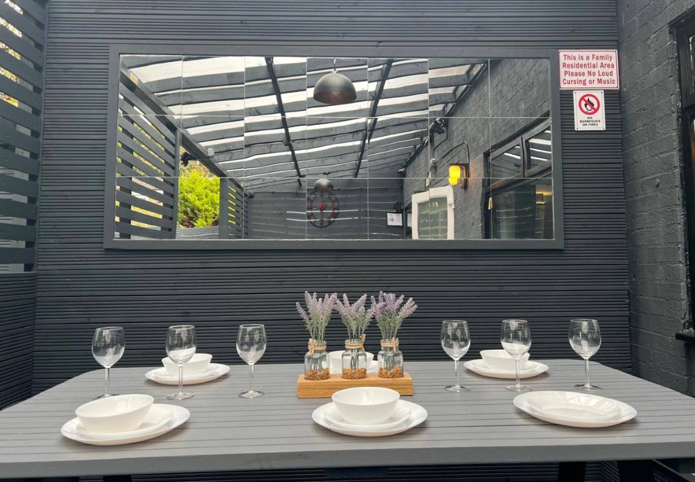 Modern Suites -5 Bedroom House- With Free Parking Birmingham City Exterior photo