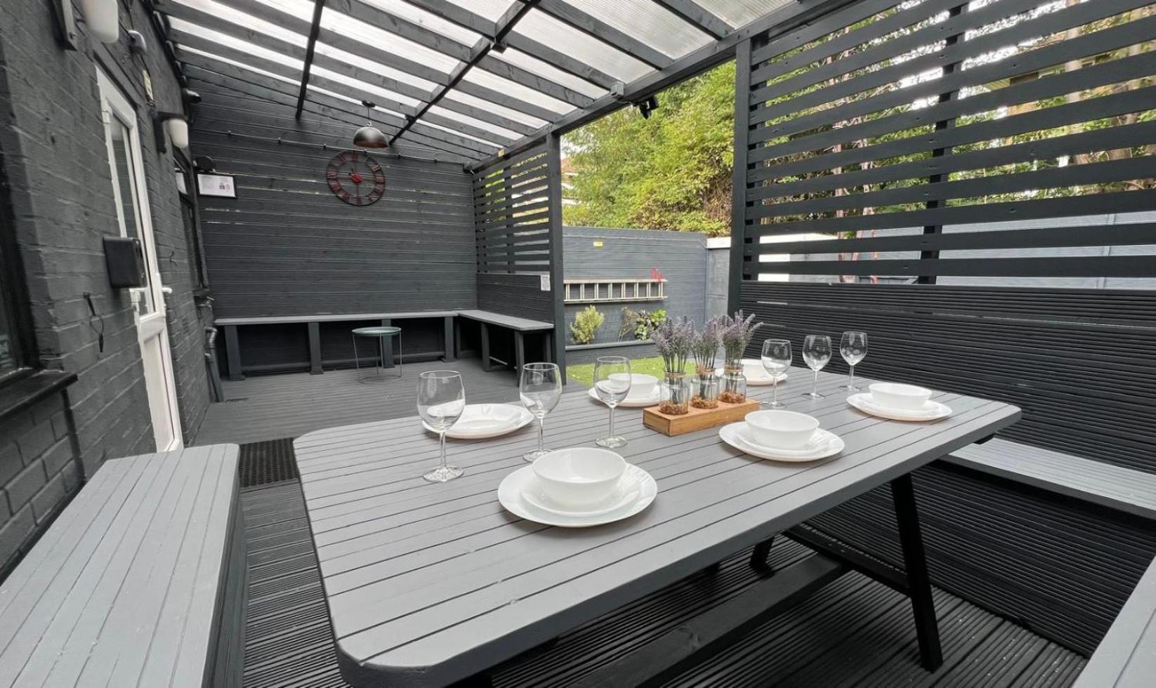 Modern Suites -5 Bedroom House- With Free Parking Birmingham City Exterior photo