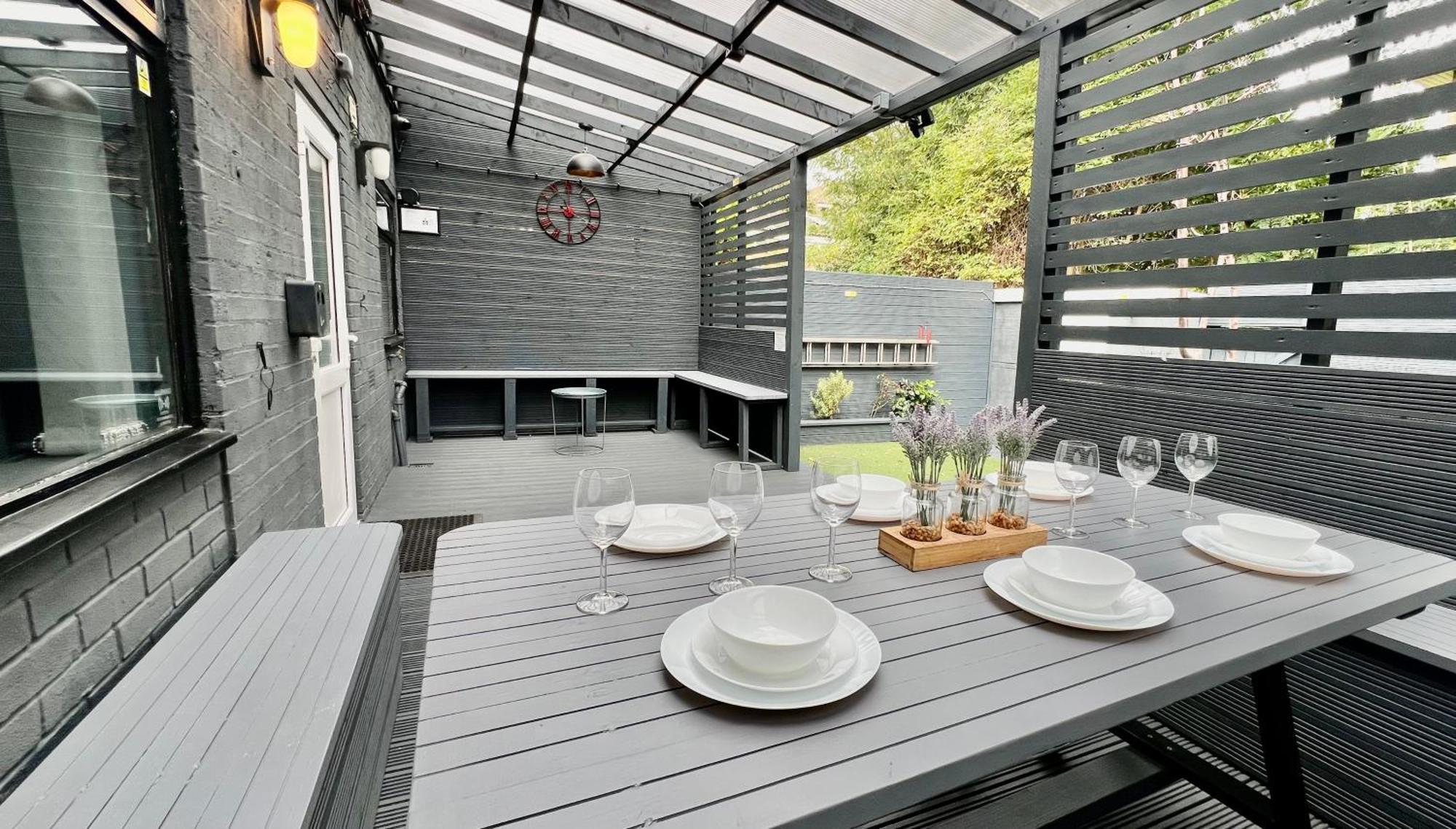 Modern Suites -5 Bedroom House- With Free Parking Birmingham City Exterior photo